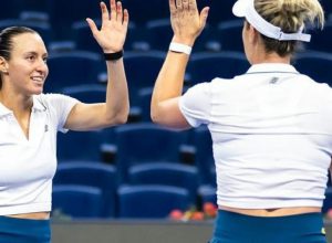 Luisa Stefani e Gabriela Dabrowski eliminam campeãs olímpicas e avançam em Pequim