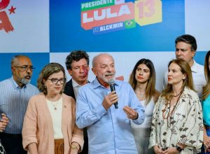 Lula defende fim da escala 6x1 e critica propostas de cortes em investimentos públicos
