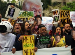 Manifestação em São Paulo cobra neutralidade da Meta e denuncia censura