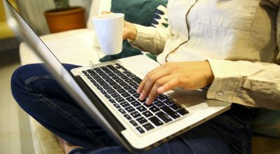 Medo de fraudes faz 69% dos brasileiros evitarem a compra de medicamentos pela internet