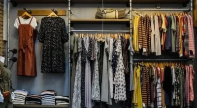 Moda aos 50: cinco peças essenciais para compor um visual elegante e moderno
