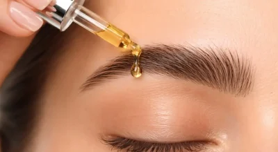 Óleo de rícino surge como alternativa natural para fortalecer sobrancelhas durante o sono