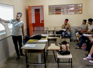 Pé-de-meia libera nova parcela para estudantes nascidos em maio e junho