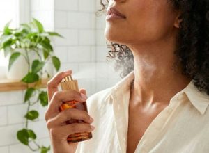 Perfumes baratos com alta fixação: 5 opções para manter o aroma por horas