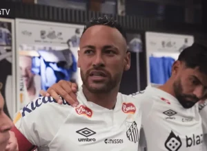 Planejamento esportivo do Santos avalia futuro de Neymar e permanência até 2027 com aval de Cuca