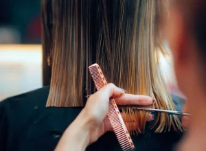Renovação visual: quatro cortes de cabelo indicados por profissionais para valorizar mulheres após os 50 anos