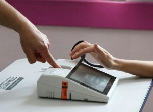Segundo turno permite voto de eleitor sem cadastro biométrico