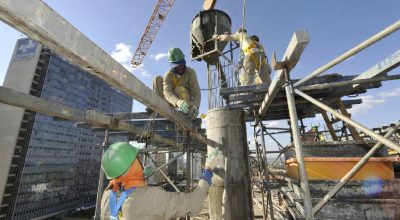 Setor de serviços puxa abertura de 165,8 mil vagas formais no Brasil em agosto