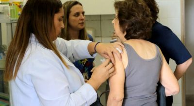 SUS amplia acesso à vacina pneumo 20 para idosos com 85 anos ou mais