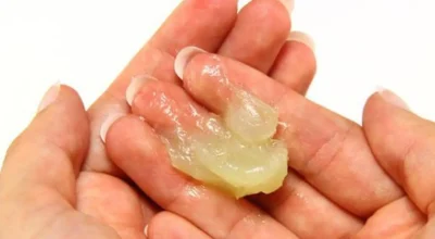 Vaselina nas unhas: entenda como o método de hidratação pode evitar quebras