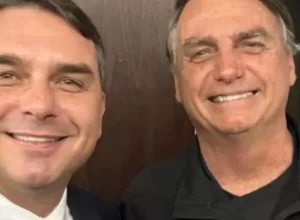 Vidente aponta desgaste e faz alerta sobre futuro político de Flávio Bolsonaro